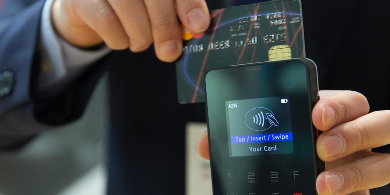 2000 तक डेबिट कार्ड से पेमेंट करने पर नहीं लगेगी कोई फीस