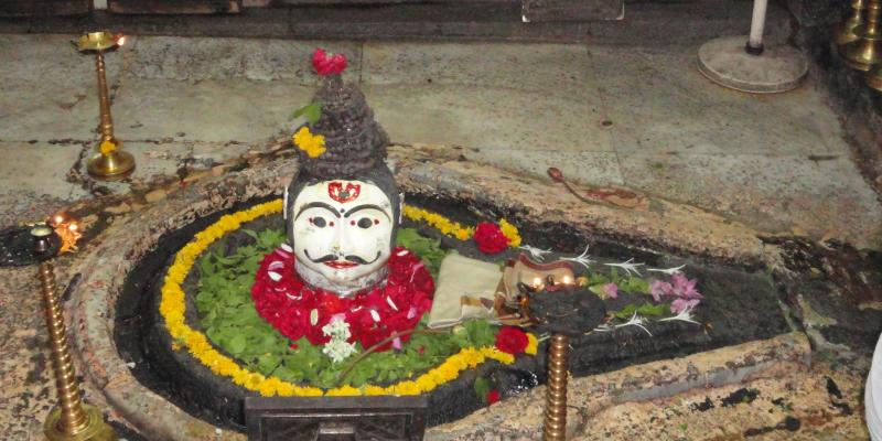 शिव के 12 ज्योतिरलिंग कहां है स्थित और क्या है इसकी खासियत