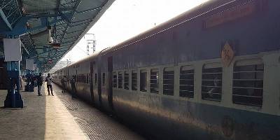 अगर ट्रेन में हो परेशानी या तबीयत खराब तो यहां मांगे मदद