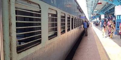 Aadhaar Card Required To Book More Than 6 Tickets On IRCTC