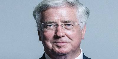 यौन शोषण मामले में रक्षामंत्री माइकल फ़ैलन ने दिया इस्तीफ़ा